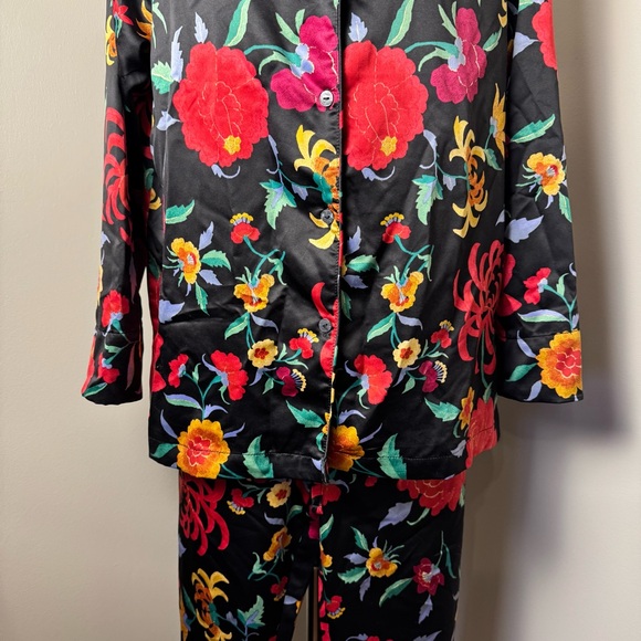 NATORI Floral 2 Piece Satin Long Sleeve Shirt & Pant Pajama Set BLACK / MEDIUM - Picture 3 of 14